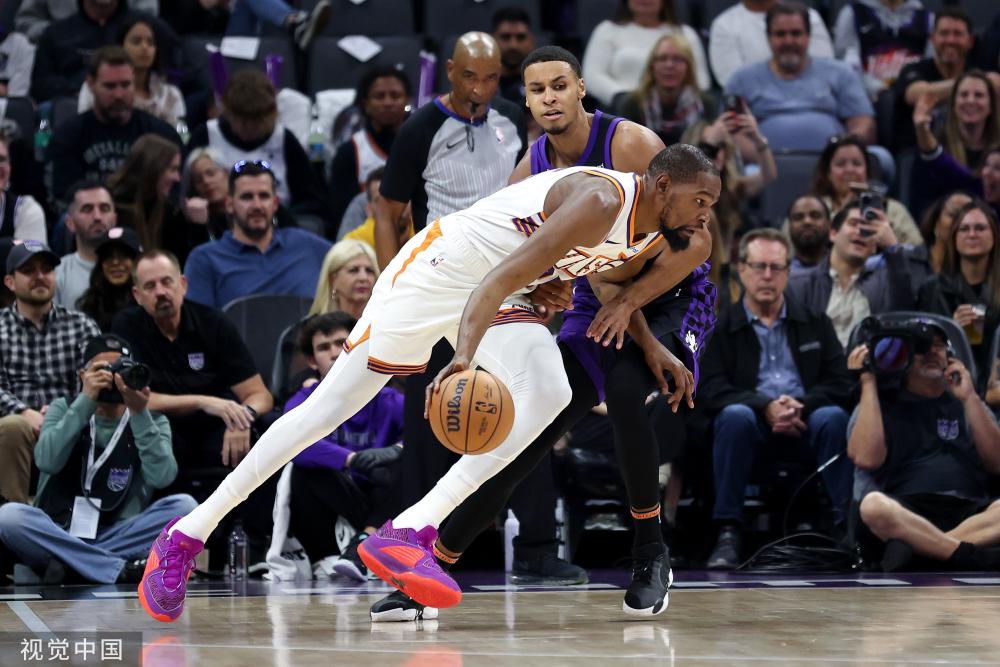 而每位球员 而每位球员